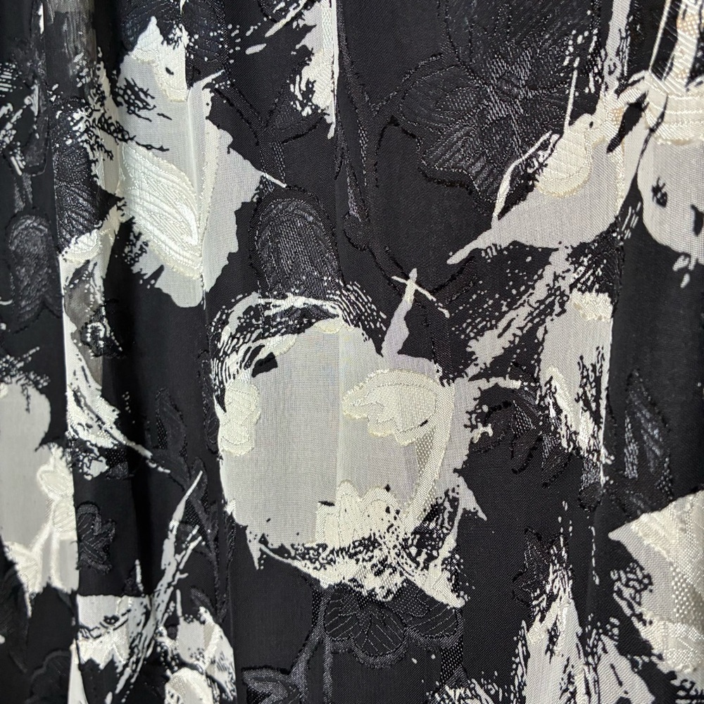 Entro Black & White Long Sleeve Dress - Picture 7 of 9